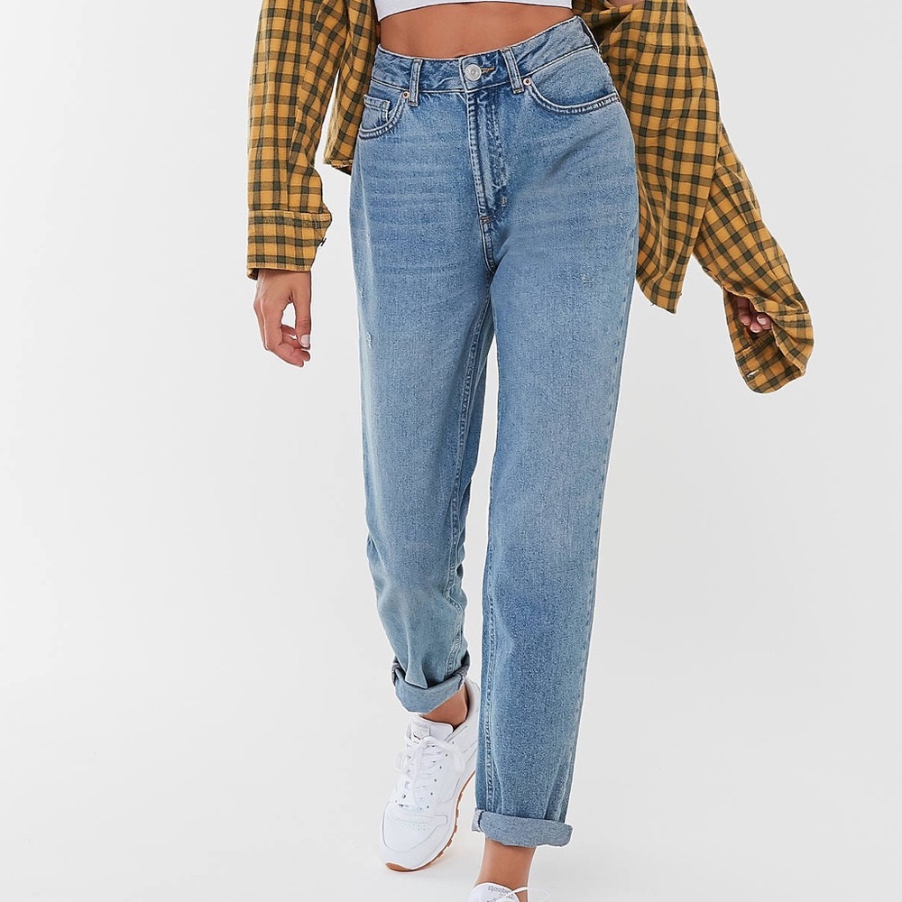 BDG Mom Jeans High Rise Light Wash Size 25
